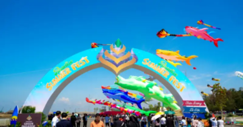 Paradise Summer Fest: Hàng ngàn người đổ về siêu lễ hội biển Cần Giờ