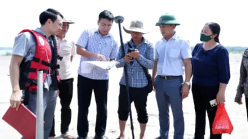 Phú Thọ: Cắm mốc giới khai thác cát sỏi minh bạch, người dân giám sát