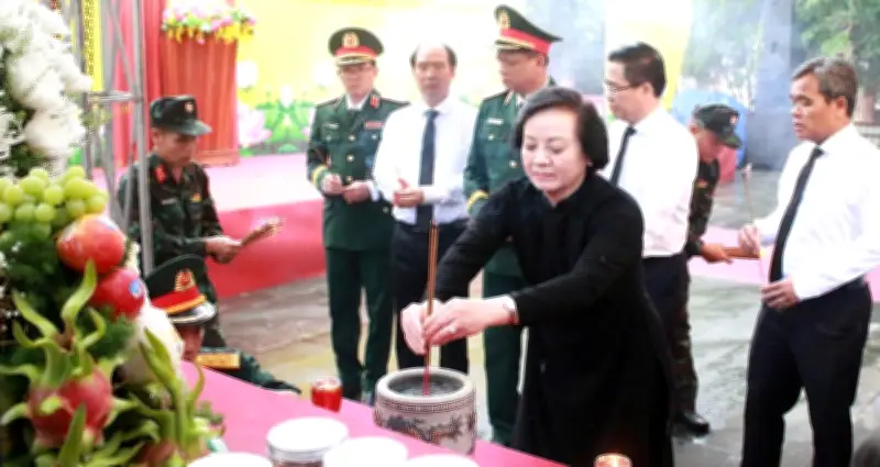 Phó Thủ tướng dự lễ khai quật tìm kiếm mộ liệt sĩ