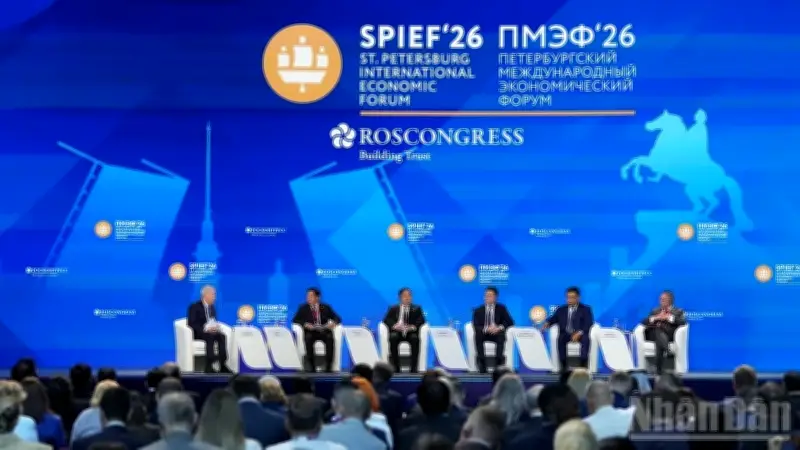 Phó Thủ tướng Phạm Gia Túc dự Diễn đàn Kinh tế Saint Petersburg 2025