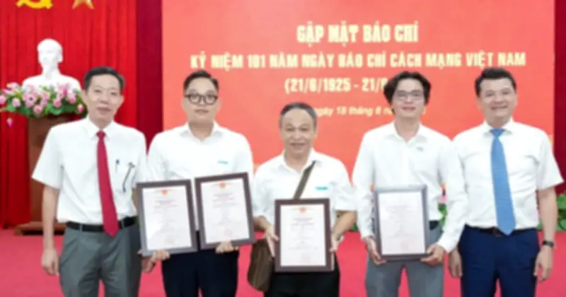 Phóng viên Báo Thanh Niên giành 4 giải báo chí tại Huế và Đà Nẵng