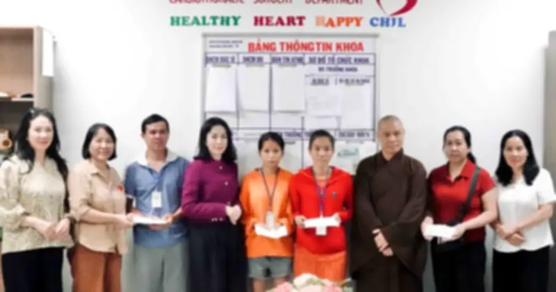 Phật tử Tu viện Khánh An hỗ trợ 225 triệu đồng cho bệnh nhi chờ mổ tim