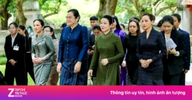 Phu nhân Thủ tướng cùng Phu nhân các nước ASEAN tham quan Văn Miếu