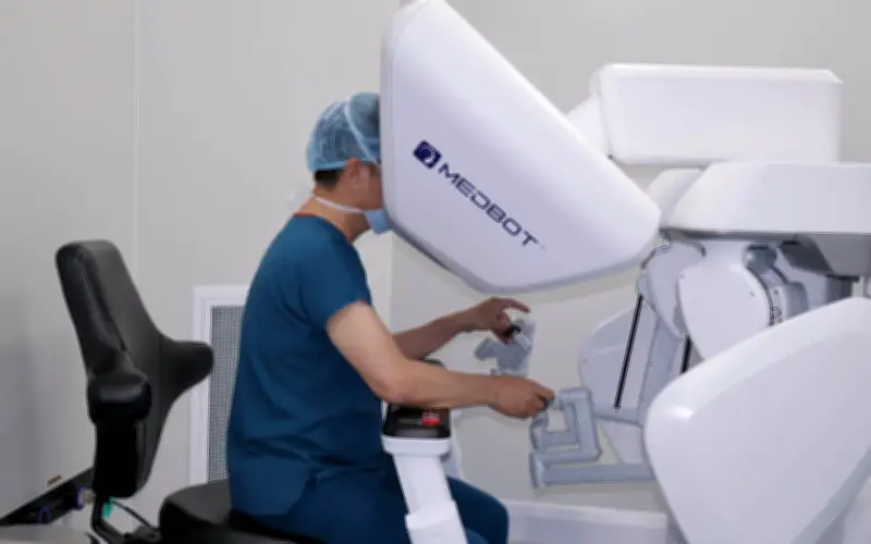 Phẫu thuật từ xa nghìn km: Robot Toumai biến khoa học viễn tưởng thành hiện thực tại Vinmec