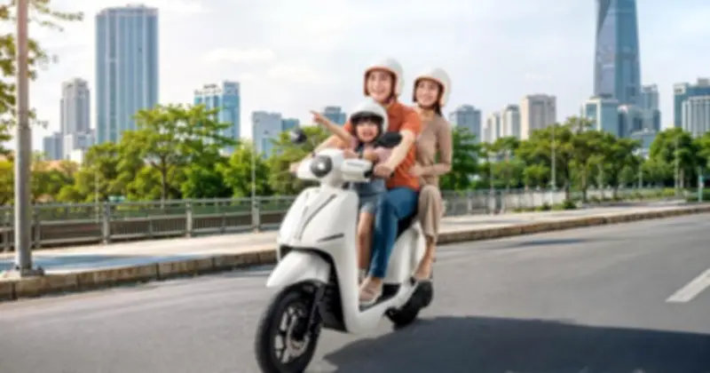 Pin lớn 200km, cốp 50L: Bí quyết tối ưu của Dat Bike ERA