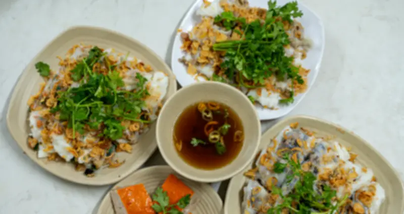 Quán bánh cuốn 53 năm khách Tây đông hơn khách ta được Michelin khen ngợi