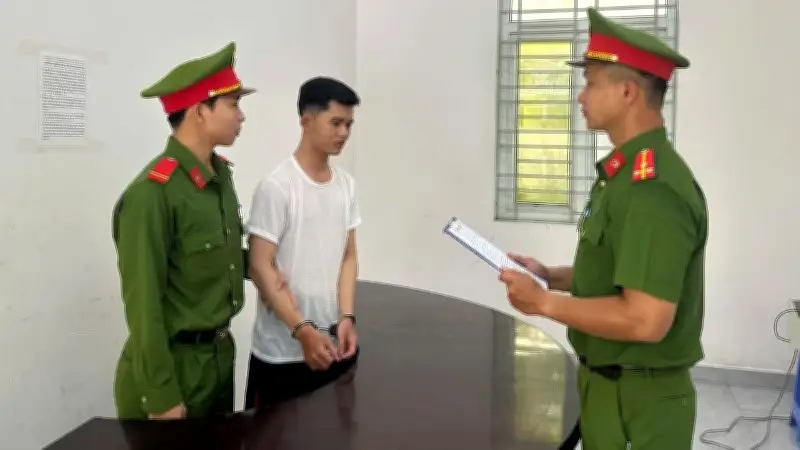 Quản lý quán ăn chiếm đoạt hơn 881 triệu đồng tiền doanh thu