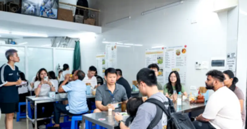 Quán phở gà 4 năm liên được Michelin khen, thuê 2 nhà hàng xóm để đón khách