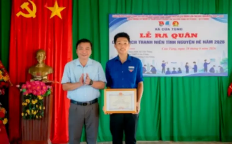 Quảng Trị biểu dương nam sinh dũng cảm cứu người đuối nước trên biển