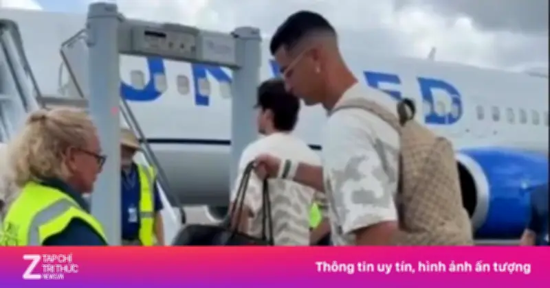 Ronaldo bật cười bất lực vì bị kiểm tra an ninh gắt gao ở World Cup 2026