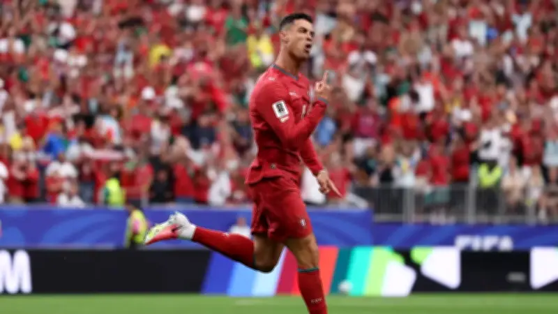 Ronaldo ghi bàn lịch sử, Bồ Đào Nha hủy diệt Uzbekistan 5-0 tại World Cup 2026