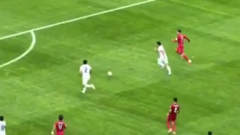 Ronaldo ghi bàn ở tuổi 41, phá kỷ lục bóng đá thế giới