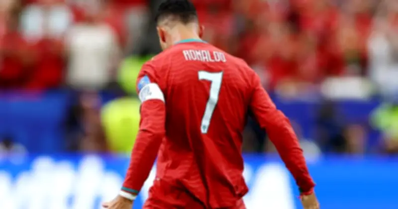 Ronaldo lập kỷ lục ghi bàn 6 kỳ World Cup liên tiếp