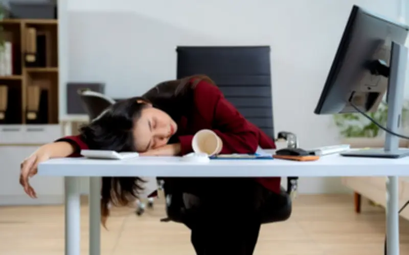 Say tinh bột: Nguyên nhân và 3 nhóm thực phẩm gây buồn ngủ sau ăn