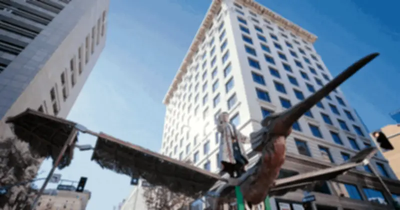 Sơn Tùng M-TP tốn bao nhiêu tiền chặn ngã tư Los Angeles quay chim Lạc?
