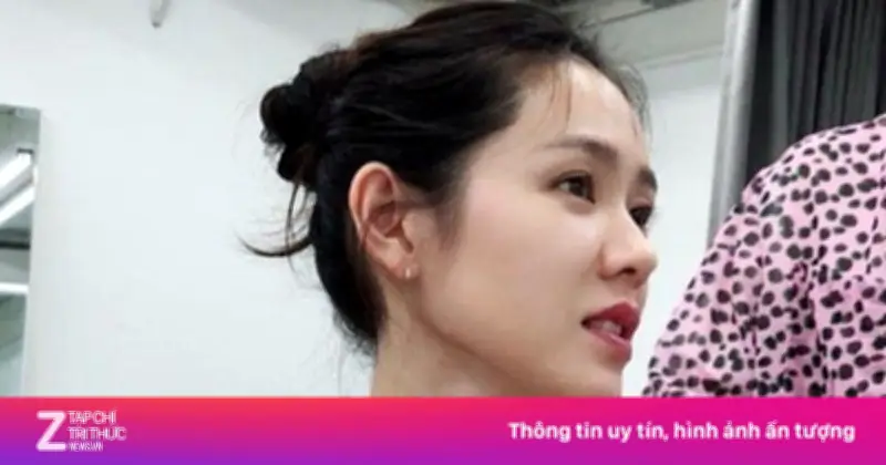 Son Ye Jin khoe khoảnh khắc đời thường bên con trai trong chuyến du lịch