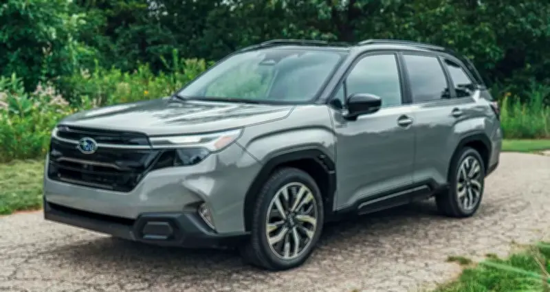 Subaru triệu hồi gần 70.000 xe Forester vì lỗi cửa sổ trời có thể bung khi đang chạy