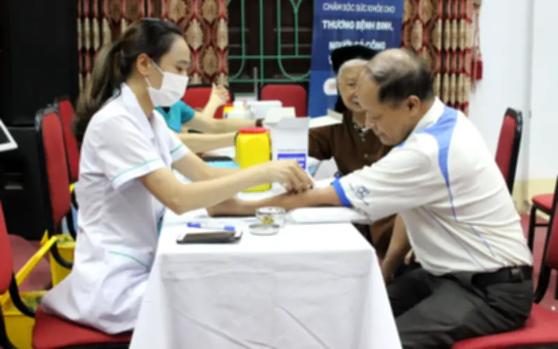 Từ 1/7: Người có hộ khẩu thường trú tại Hà Nội thuộc nhóm này được miễn phí 100% khoản phí đặc biệt