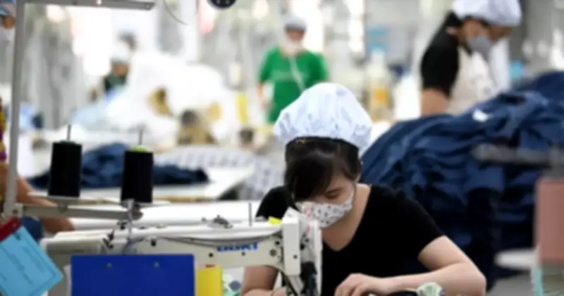 Từ 1/7/2026: Miễn thuế tiền lương làm đêm, làm thêm giờ