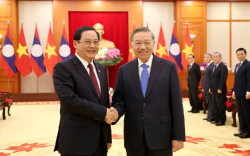 Tô Lâm tiếp Thủ tướng Lào Sonexay Siphandone, nhấn mạnh hợp tác chiến lược