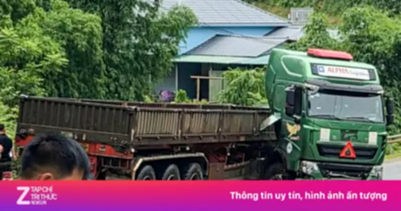 Tai nạn xe đầu kéo ở Sơn La: Vợ tử vong, chồng và con bị thương