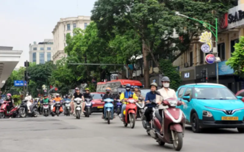 Thí điểm hạn chế xe xăng: Hà Nội thu hẹp đối tượng hưởng chính sách chuyển đổi sang xe điện