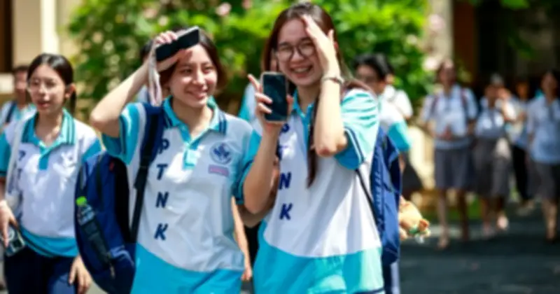 Thí sinh 'trúng tủ' thơ Nguyễn Đình Thi trong đề thi tốt nghiệp THPT 2026