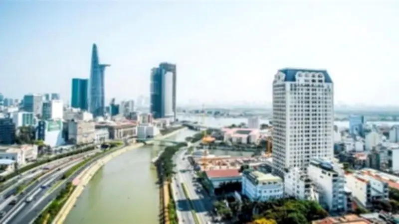 Thị trường căn hộ TP.HCM mở rộng đa cực, giá sơ cấp chạm đỉnh mới