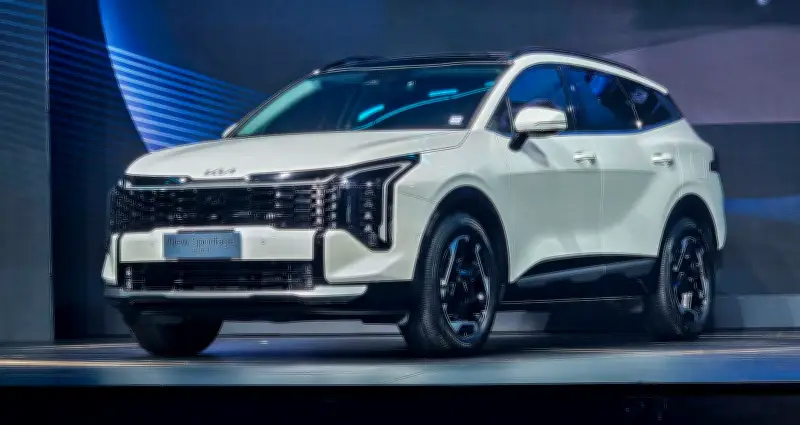 Thị trường xe hybrid có thêm Kia Sportage 2026 cạnh tranh với Corolla Cross HEV