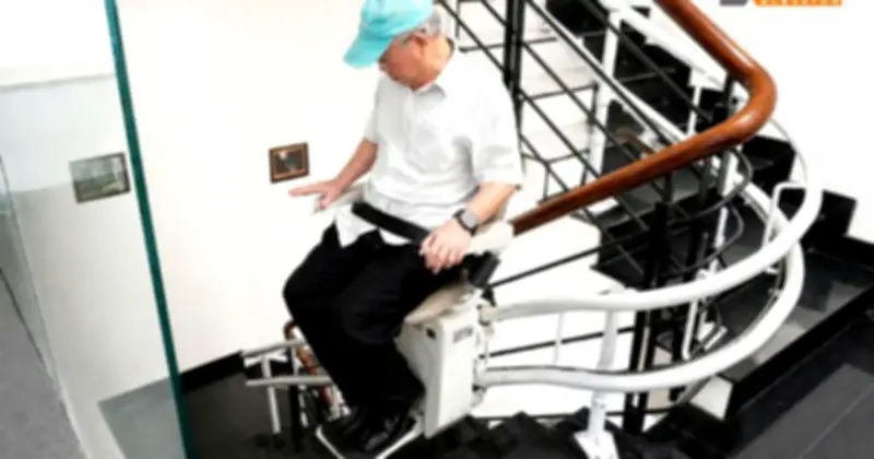 Thang ghế Stairlift: Giải pháp nhân văn cho người cao tuổi tại nhà phố Việt
