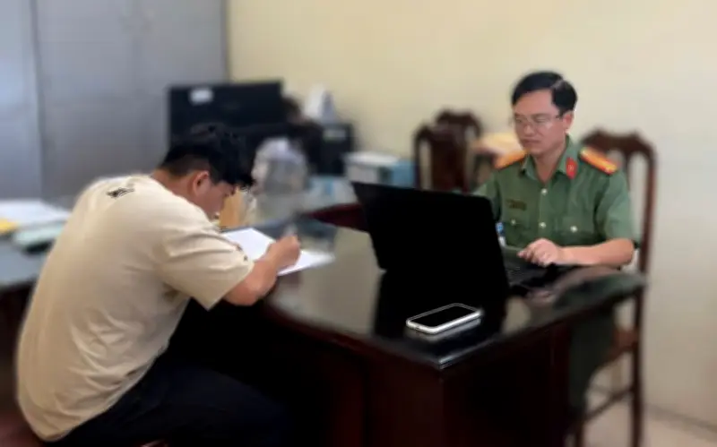 Thiếu niên 16 tuổi nhận 50.000 đồng mỗi lần quảng bá web cờ bạc bị xử lý