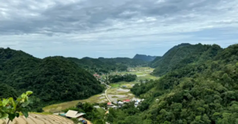 Thung lũng Trường Thọ cách Hà Nội 120km: Xe để ngoài cả ngày không sợ mất