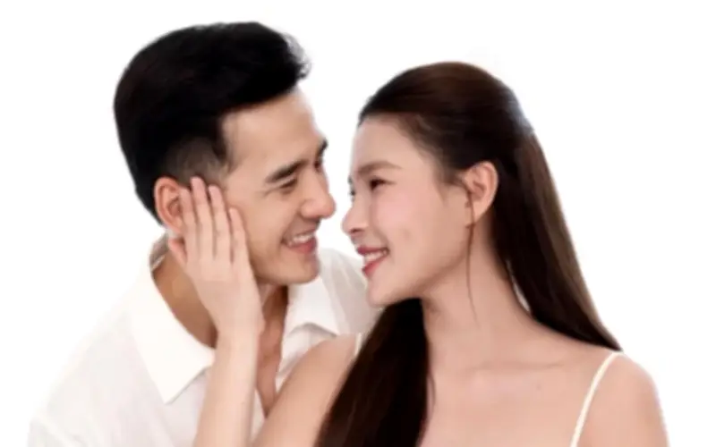 Thúy Diễm mang thai lần 2, Lương Thế Thành hết mực cưng chiều vợ