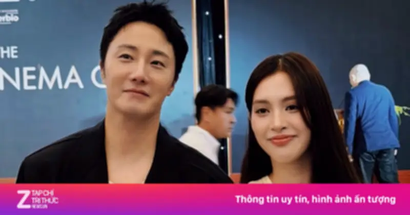 Tiểu Vy khoe ảnh bên tài tử 'Gia đình là số 1' Jung Il Woo tại DANAFF