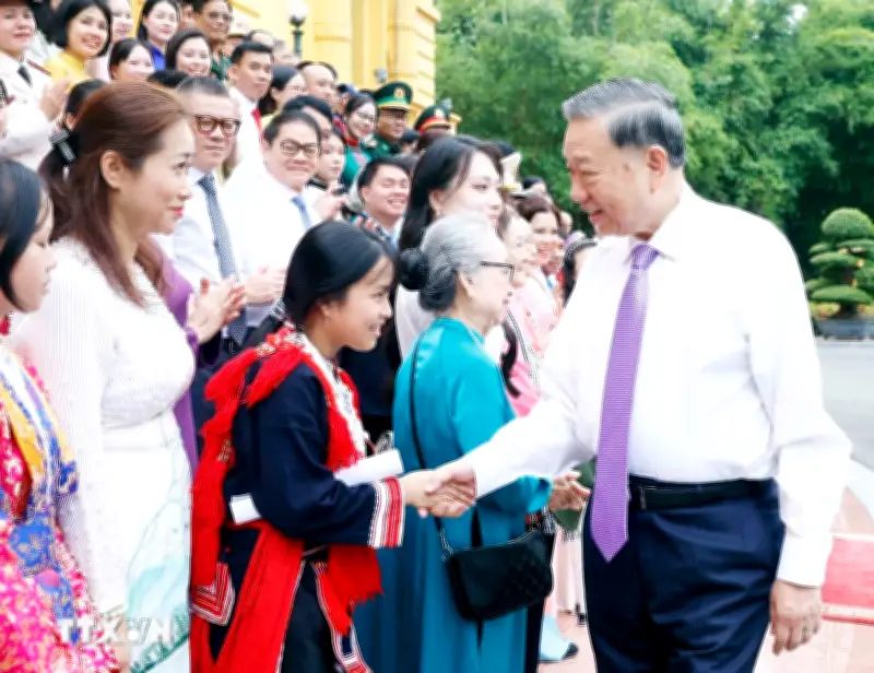 Tổng Bí thư, Chủ tịch nước Tô Lâm gặp mặt 100 đại biểu chương trình 'Việc tử tế'