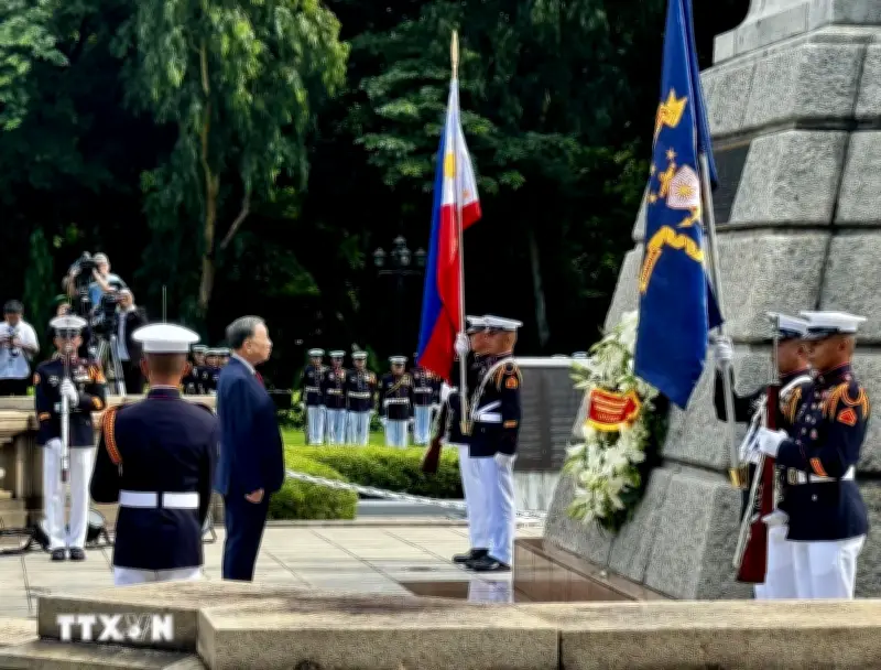 Tổng Bí thư, Chủ tịch nước và Phu nhân đặt hoa tưởng niệm Anh hùng dân tộc Jose Rizal