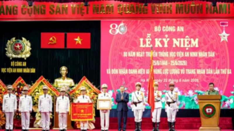 Tổng Bí thư Tô Lâm trao danh hiệu Anh hùng cho Học viện An ninh nhân dân