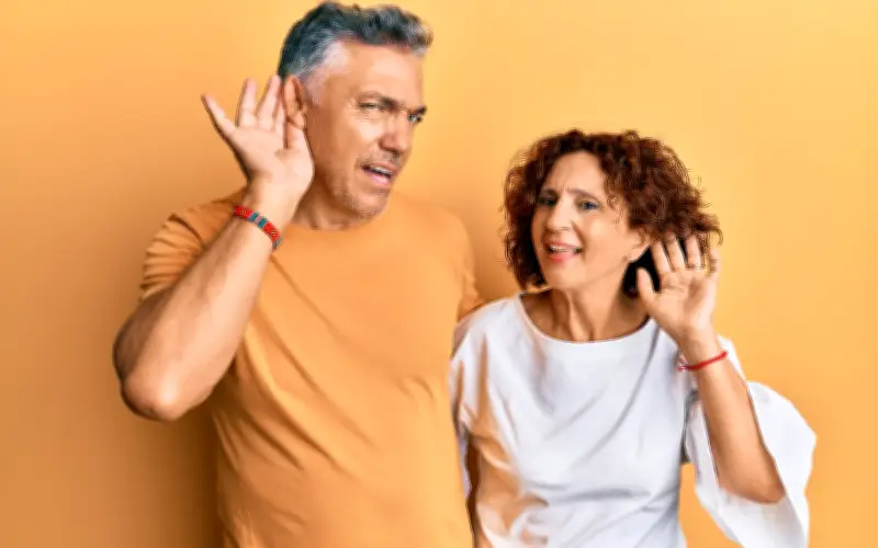 Tưởng chỉ là lãng tai, không ngờ là dấu hiệu sớm của bệnh Alzheimer