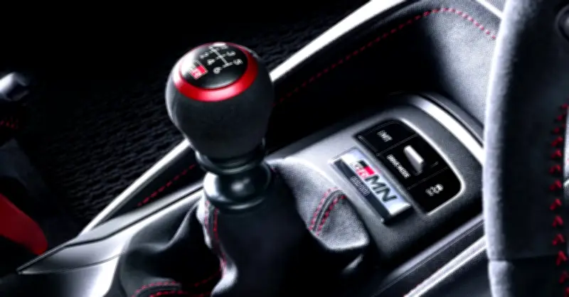 Toyota muốn xe điện lái như xe số sàn: nhả côn sai bị giật, 'chết máy'