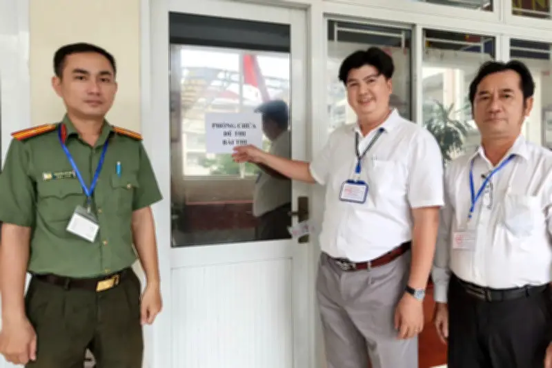 TPHCM lần đầu vận chuyển đề thi tốt nghiệp THPT bằng đường hàng không
