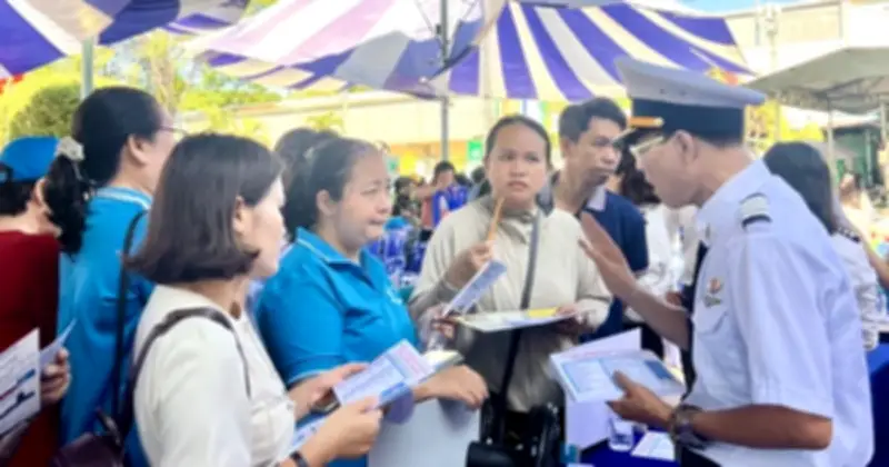 TP.HCM: Số người nộp hồ sơ hưởng trợ cấp thất nghiệp giảm mạnh