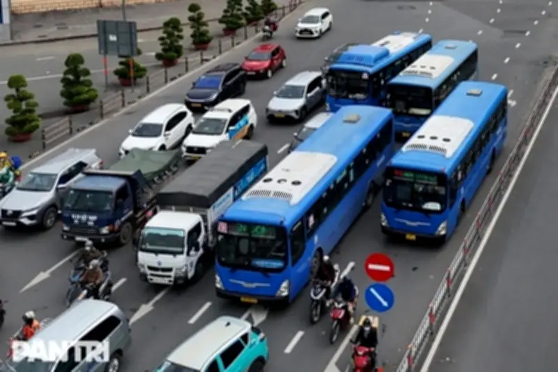 TPHCM đề xuất nối 17 tuyến buýt vào sân bay Long Thành, Tân Sơn Nhất