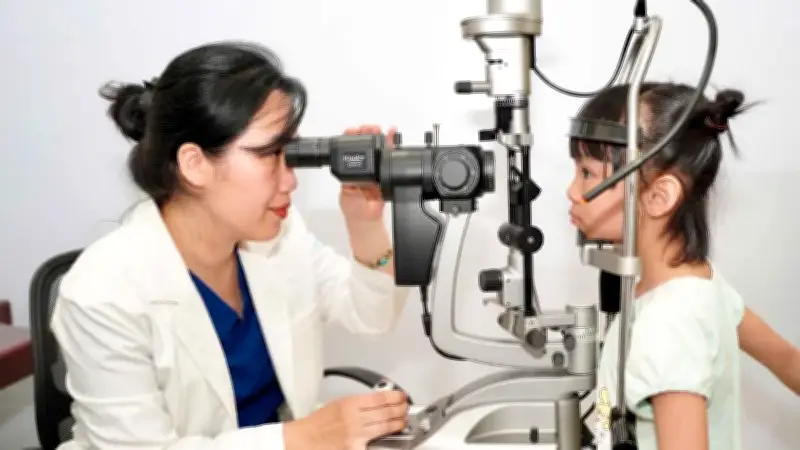Trẻ em dưới 6 tuổi phải khám sức khỏe định kỳ ít nhất 1 lần/năm