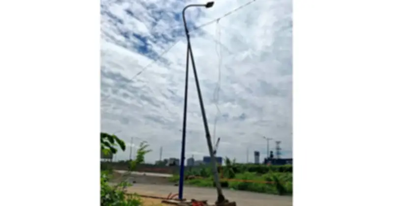 Trụ đèn giao thông hư hỏng tại TP.Thủ Đức gây nguy hiểm