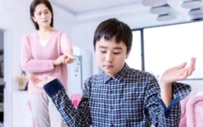 Trẻ sau 10 tuổi thay đổi như người khác: 3 sai lầm cha mẹ thường mắc