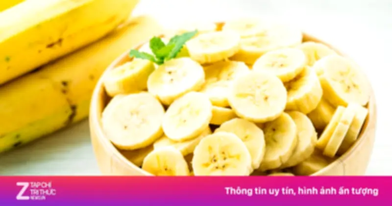 Trái cây ba mẹ nên mua cho bé ăn thường xuyên: chuối, cam, đu đủ, xoài