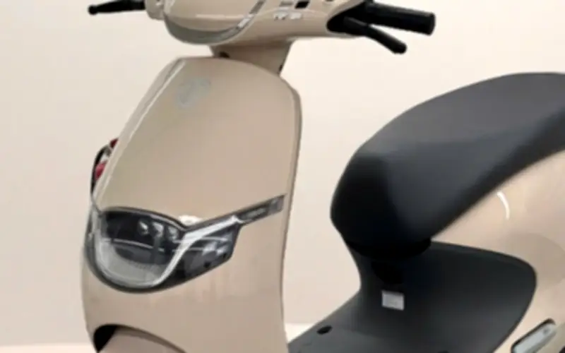 Trải nghiệm xe máy điện giá 208 triệu đồng bán tại Việt Nam: Thiết kế xinh xắn, đi 100 km/lần sạc, rẻ như Wave Alpha