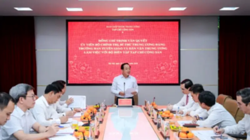 Trưởng ban Tuyên giáo và Dân vận Trung ương làm việc với Tạp chí Cộng sản