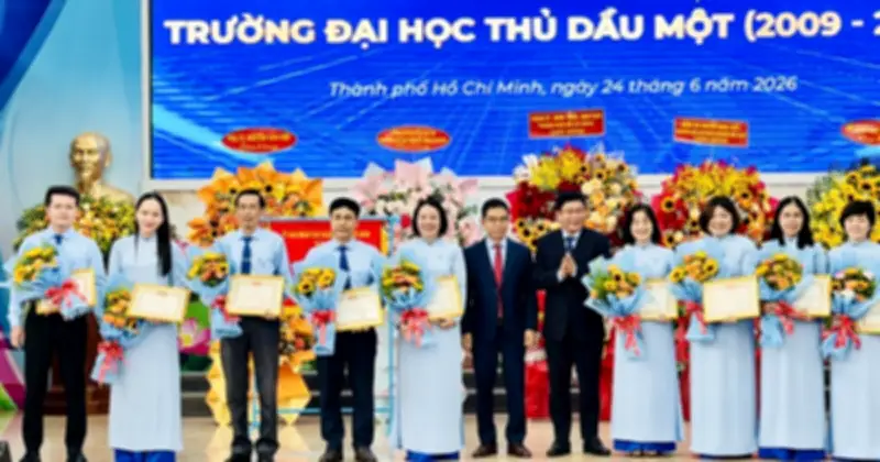 Trường ĐH Thủ Dầu Một kỷ niệm 50 năm truyền thống và 17 năm thành lập