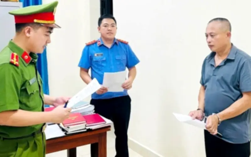 Tát người đàn ông ngã đập đầu tử vong, bị can bị khởi tố bắt giam